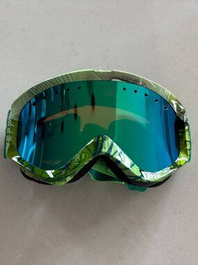 Anon Adustable Mirrored Ski/Snowboard Goggles for Kids or Women (6"Across)